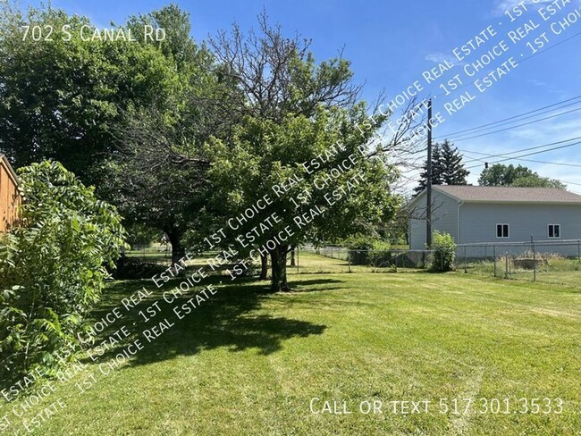 Building Photo - 2-BDR 1-BTH Duplex - West Lansing - Grand ...