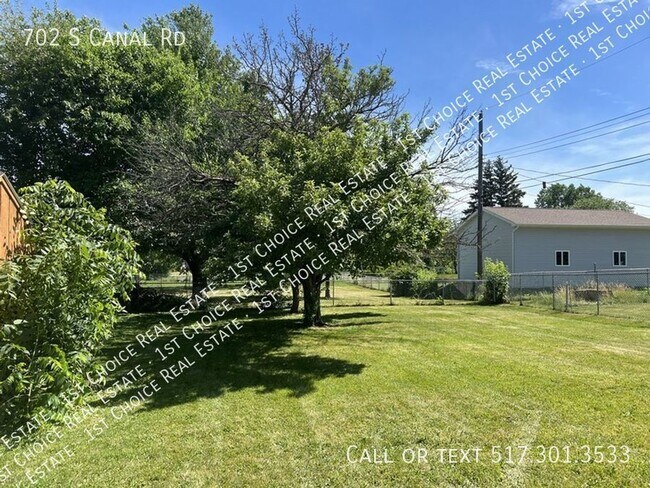Building Photo - 702 S Canal Rd
