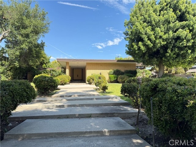 Building Photo - 880 N Gainsborough Dr