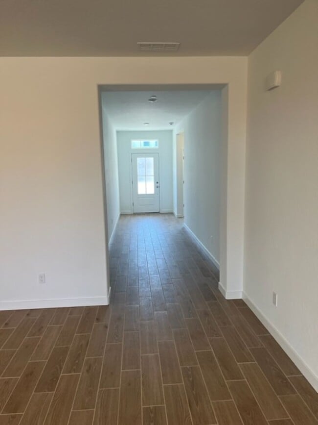 Building Photo - Coming Soon! Newer Lennar Home