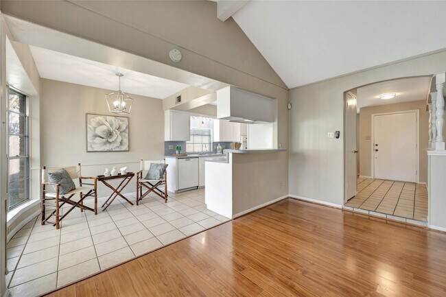 Building Photo - 847 Carlingford Ln