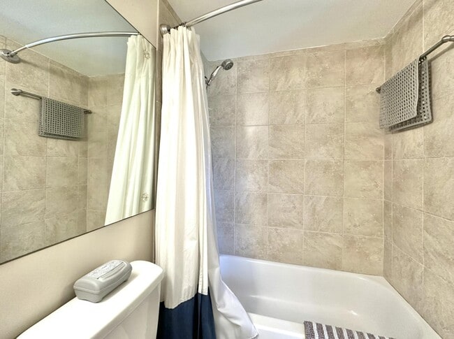 Building Photo - 359 Norwich O