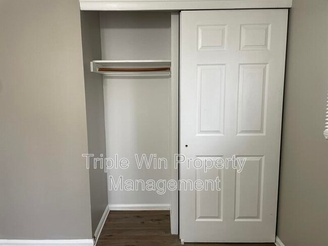 Building Photo - 915 Mullanphy Ln