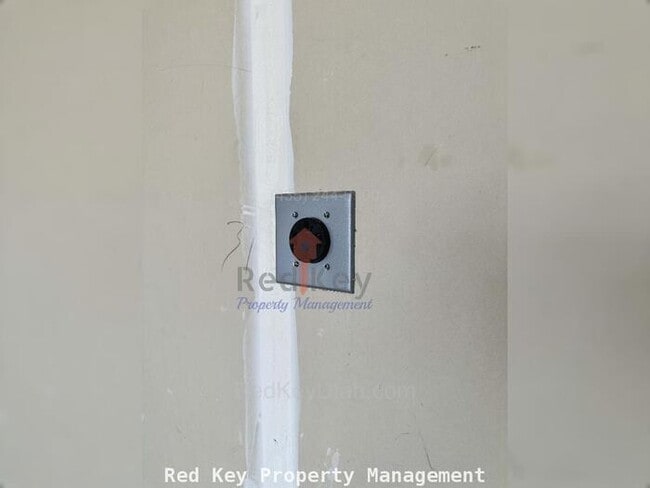 Building Photo - Osprey Dr. Single Family Home