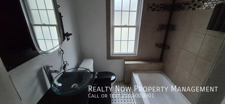 Building Photo - 3634 Glencairn Rd