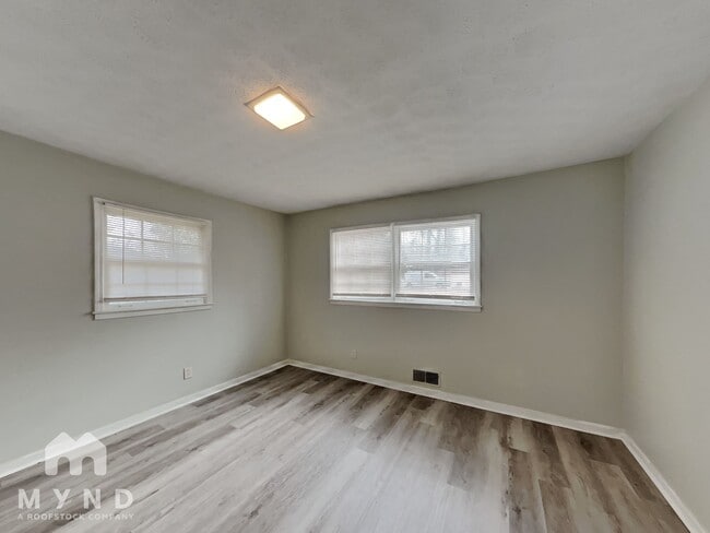 Building Photo - 1687 Coronet Dr