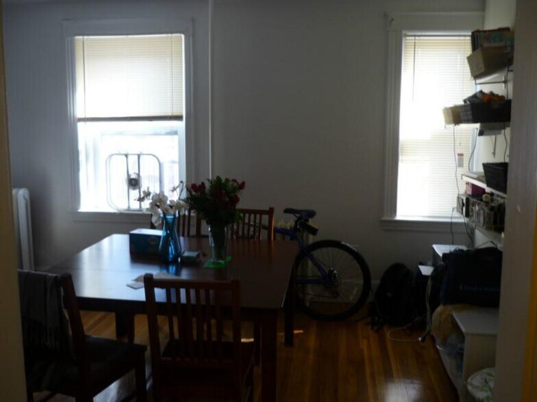 Building Photo - 1607 Commonwealth Ave
