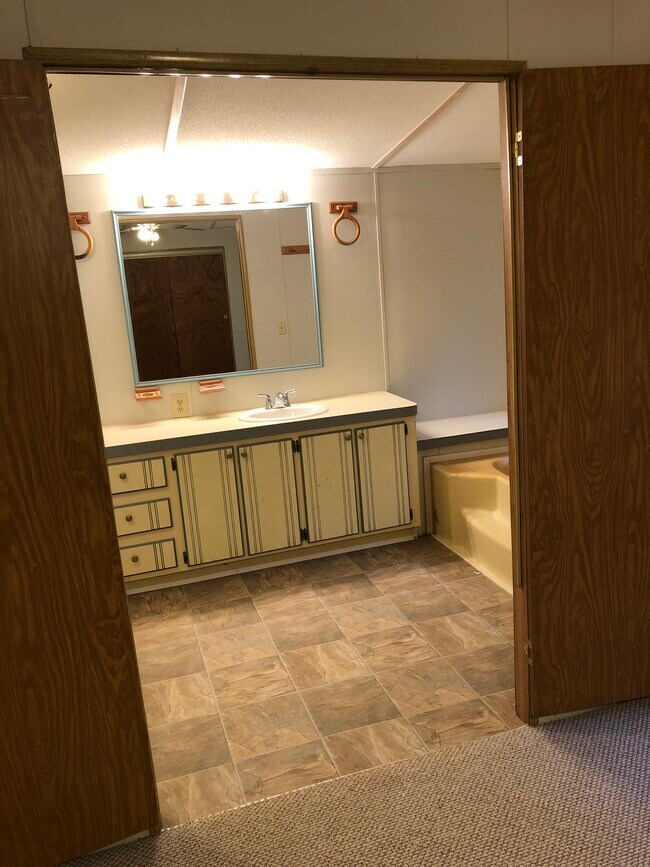 Building Photo - 2526 Fox Hill Ct