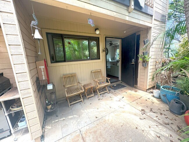 Building Photo - Haleakala Gardens - Furnished Ground Floor 3bed/2bath Condo private end unit!