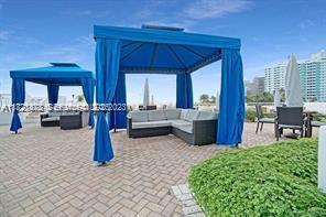 Building Photo - 5401 Collins Ave