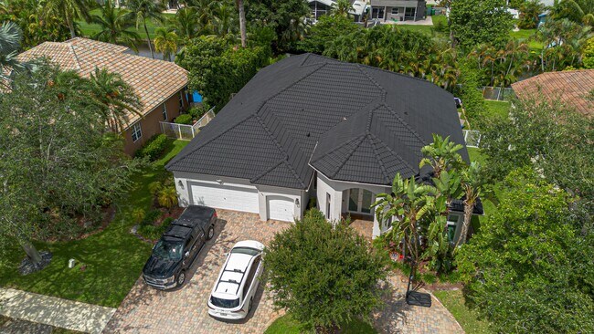 Building Photo - 4023 W Lake Estates Dr