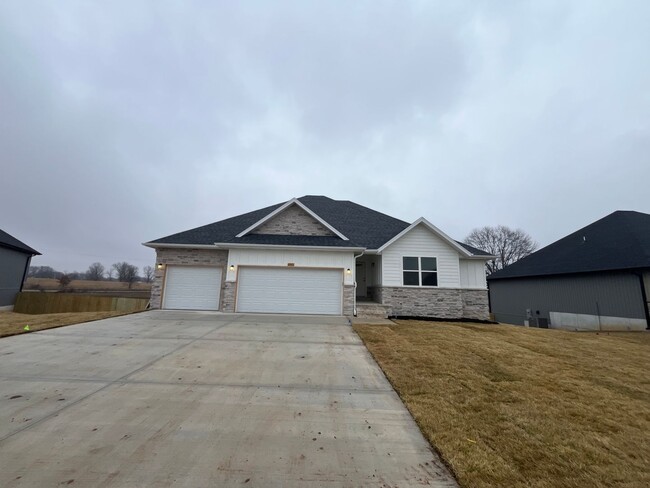 Primary Photo - BRAND-NEW 5-bed, 3-bath home in Republic!!!