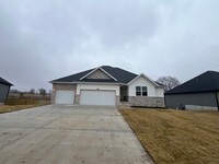 Building Photo - BRAND-NEW 5-bed, 3-bath home in Republic!!!