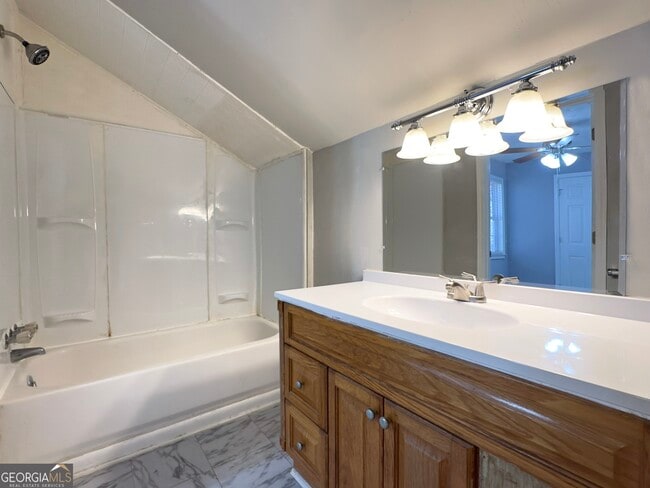 Building Photo - 410 Invector Ct