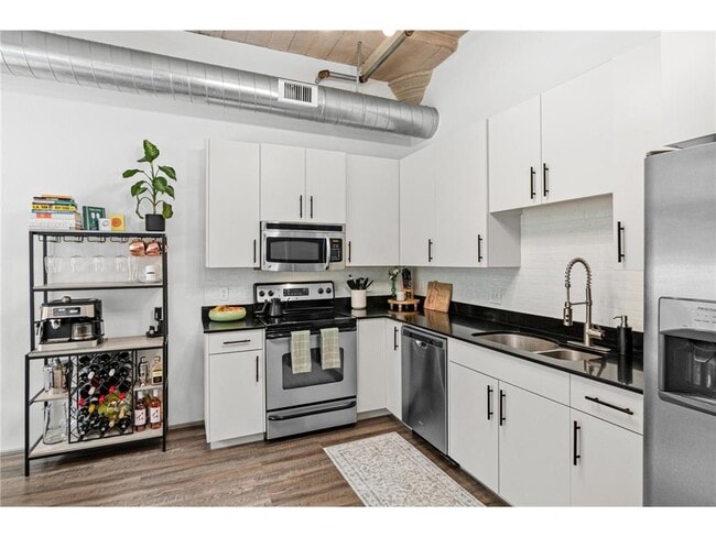 Building Photo - 748 N 3rd St