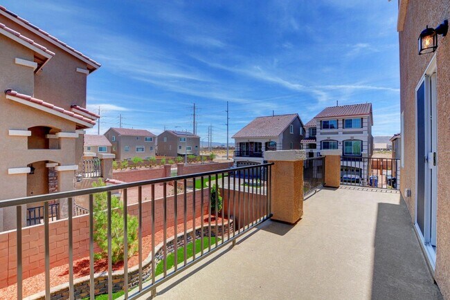 Building Photo - HUGE 3 Story, 5 Bedroom Home in the Southwest!