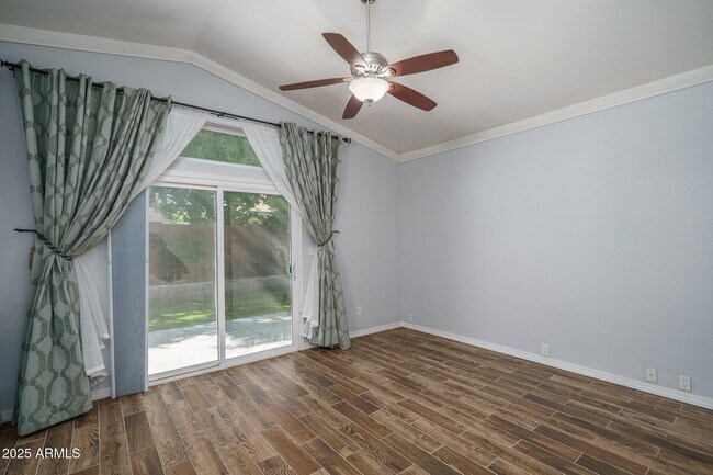 Building Photo - 6820 S Roosevelt St