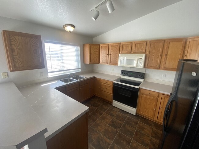 Building Photo - 472 Sodalite Ct