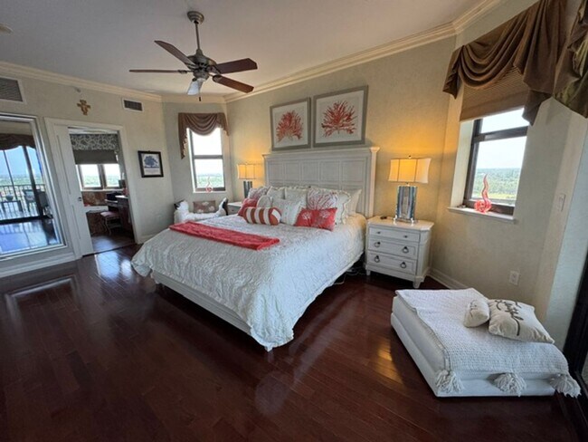 Building Photo - 14380 Riva Del Lago Dr