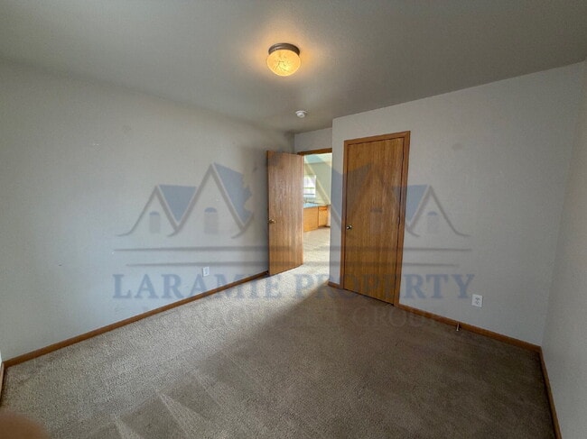 Building Photo - 3 Bed 2 Bath Condo