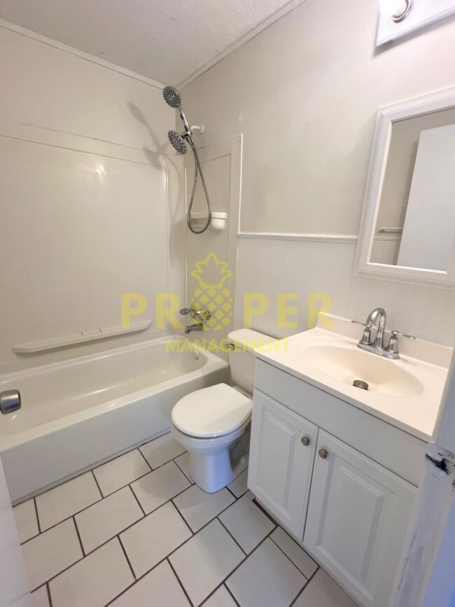 Building Photo - 5036 Pensacola Blvd