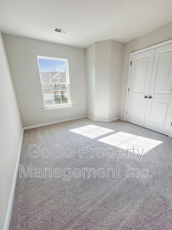 Building Photo - 22 Echo Valley Dr