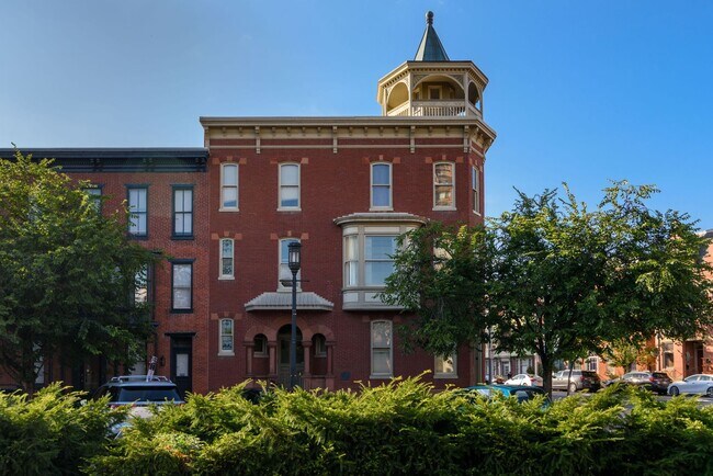 Building Photo - 132 State St