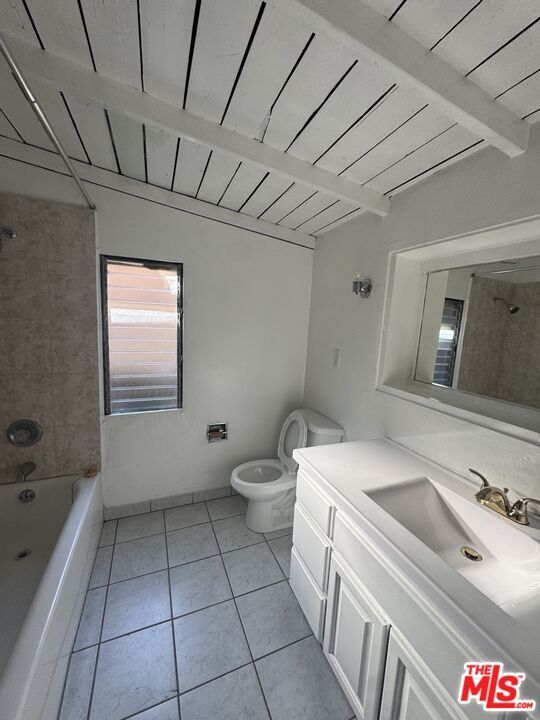 Building Photo - 825 N Beverly Glen Blvd