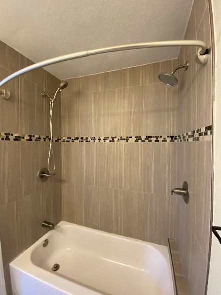 Building Photo - 3203 W Hartnett Ave