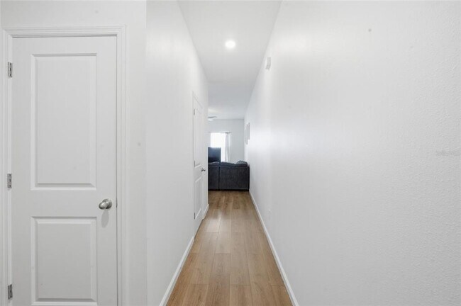 Building Photo - 831 Sunlit Coral St