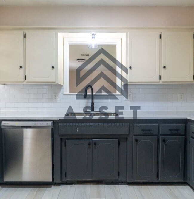 Building Photo - 801 Cogswell Cir