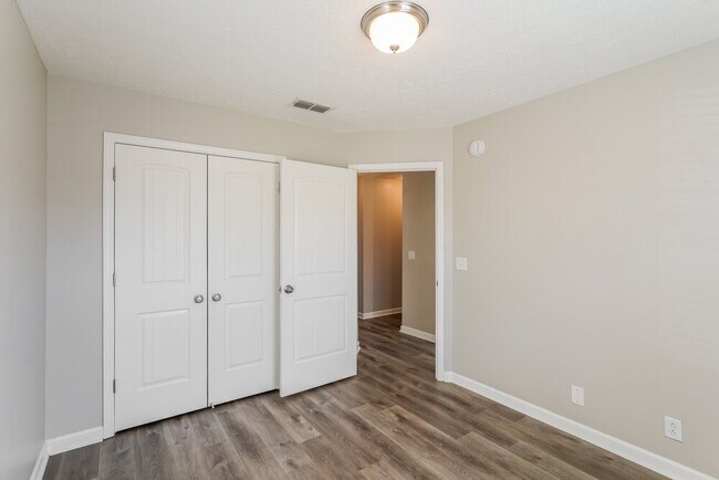 Building Photo - 1711 Bellamy Ln