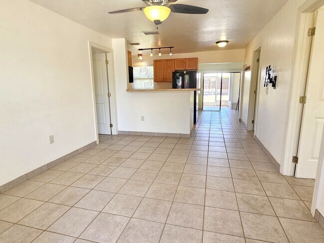 Building Photo - Annual Unfurnished 3 Bedroom 2 Bathroom Home in Nokomis!