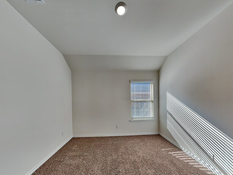 Building Photo - 148 Whitetail Wy