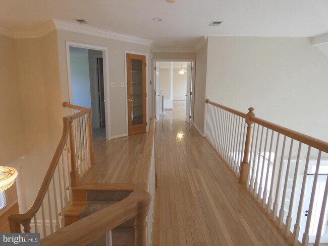 Building Photo - 6422 Lake Meadow Dr