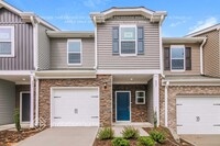 Building Photo - 823 Holiday Pk Ln