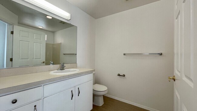 Building Photo - One Bedroom Apartment Near Downtown SLO