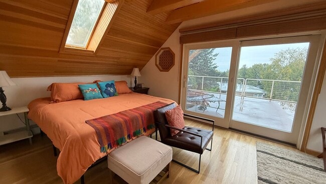 Building Photo - Beautiful Downtown House w/Inlet Views! Av...