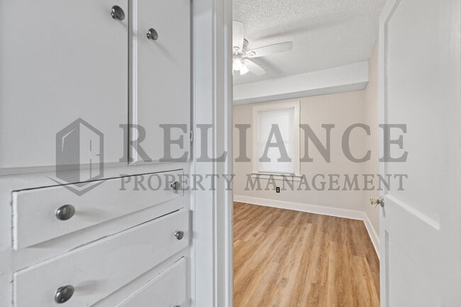 Building Photo - 645 S Poplar St