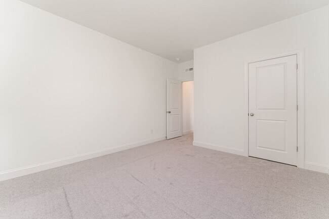 Building Photo - Newly Built 5 Bedroom Home in Knightdale!