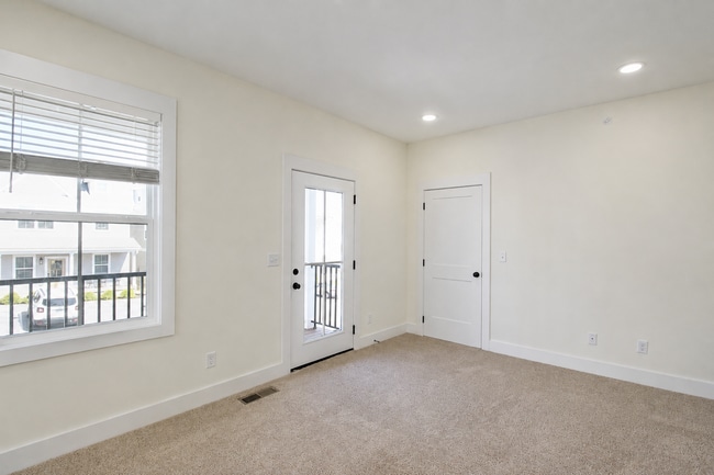 Building Photo - 1358 Belfair St
