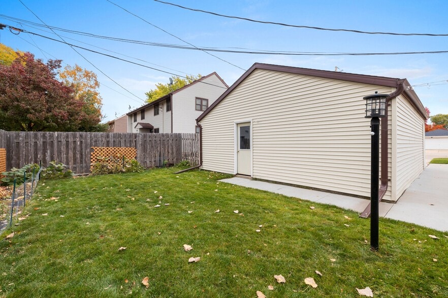 Building Photo - 2720 N McDonald St