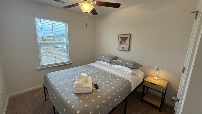 Building Photo - 134 Roxanne Dr