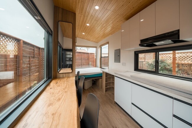 Building Photo - 3330 Nile St