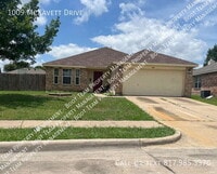Building Photo - 1009 McKavett Dr