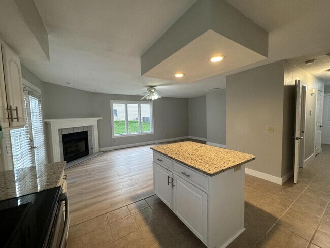 Building Photo - 1504 W Highpoint Cir