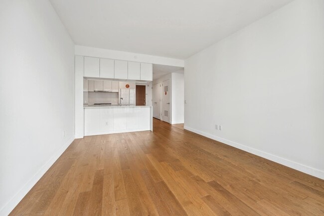 Building Photo - 99 Hudson St