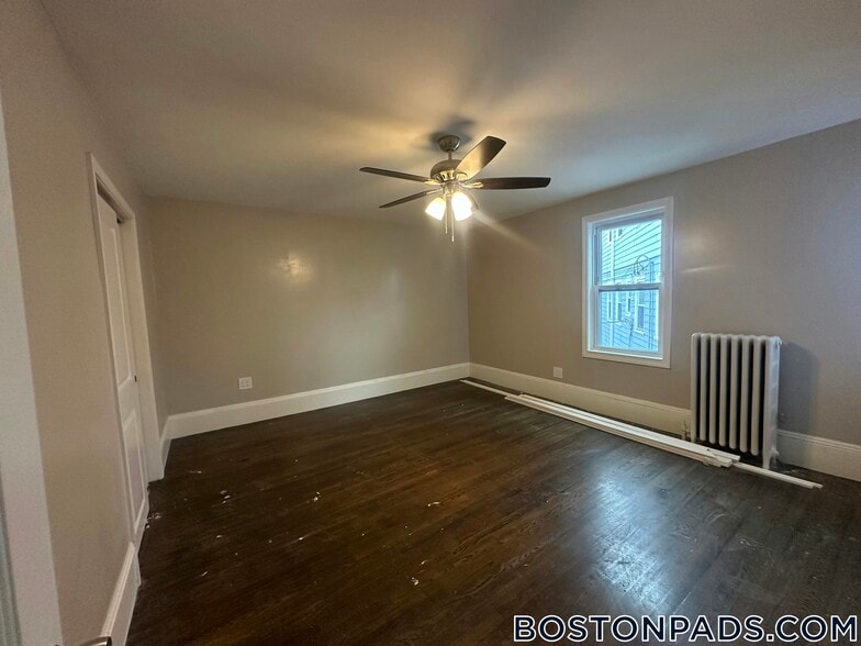 Building Photo - 13 Gladstone St