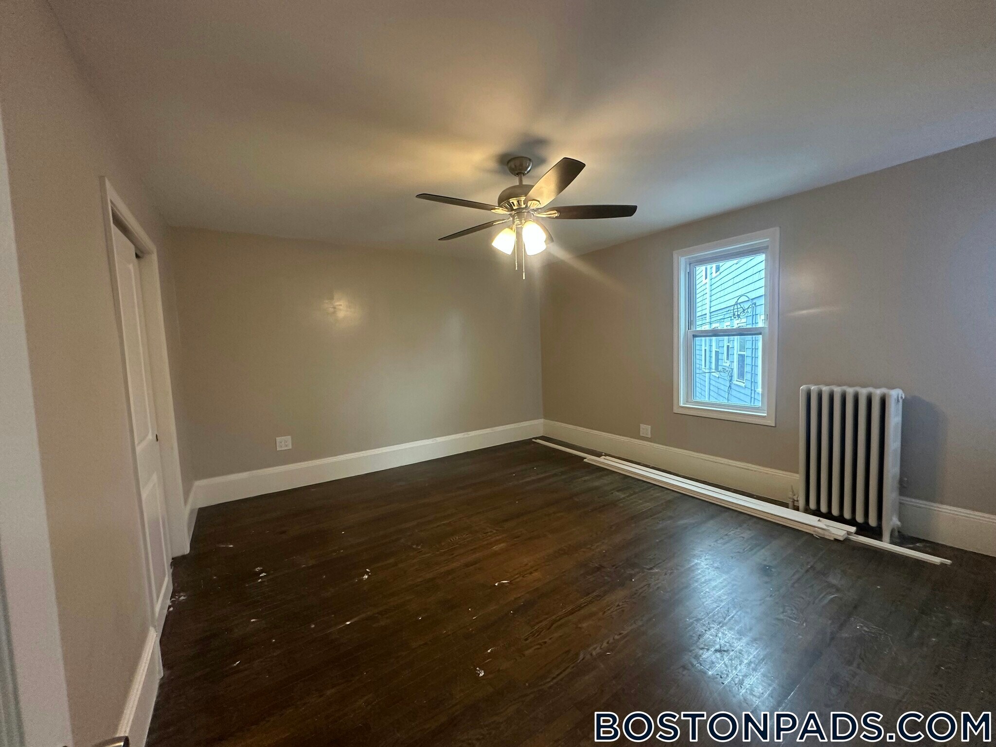 Building Photo - 13 Gladstone St