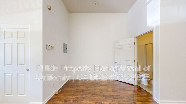 Building Photo - 154 Railroad Ave